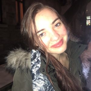 Meet your Posher, Alyssa